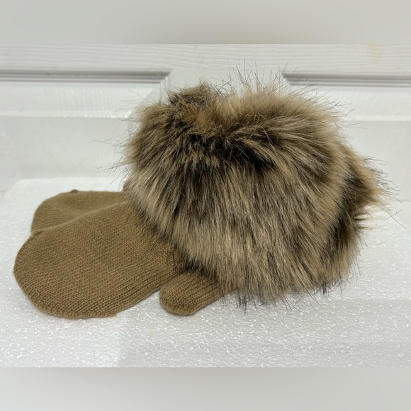 NWT Kyi Kyi  Gloves with faux fur cuffs - Picture 2 of 5